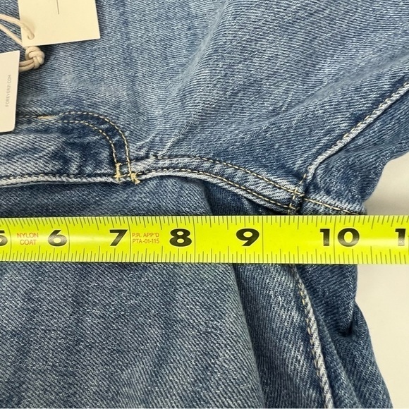 NWT Forever 21 Women’s Blue Jeans Sz 4 (27) Light Wash Mid-Rise Curved Straight - Picture 15 of 16